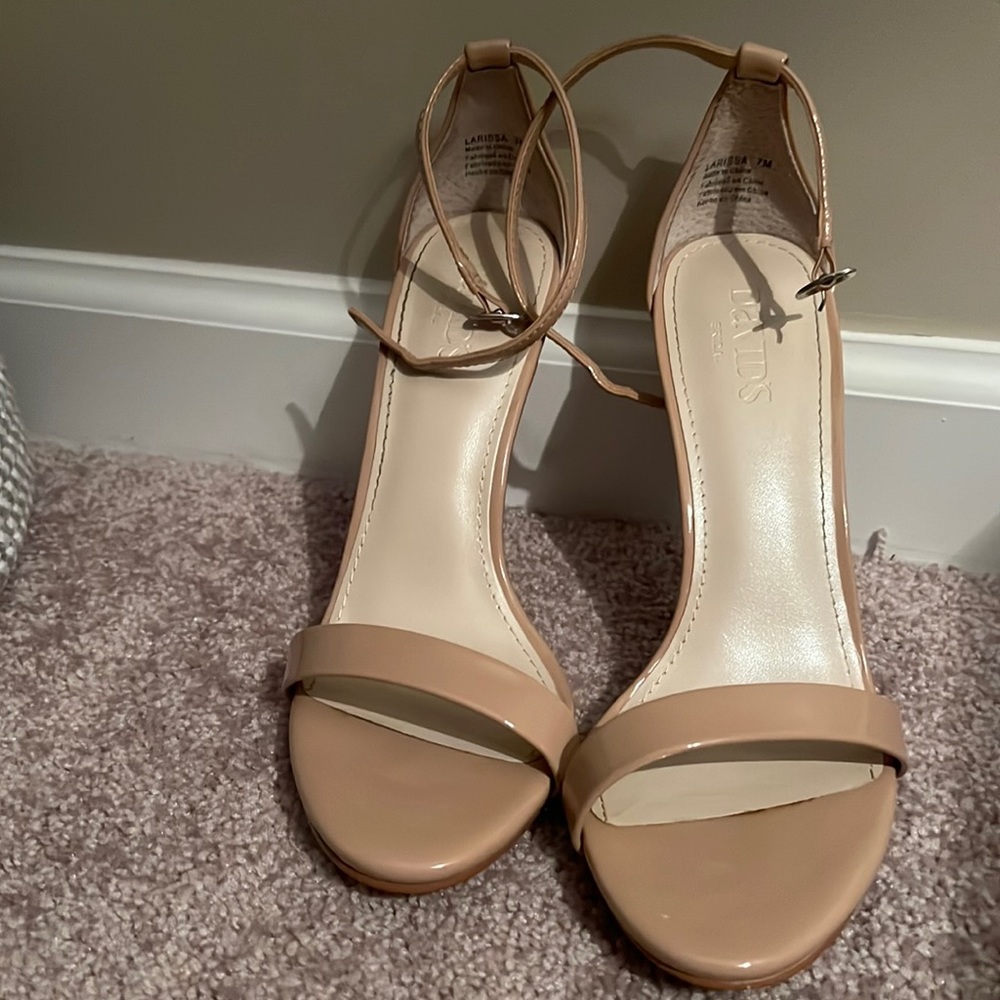 Nude shoes. Size 7